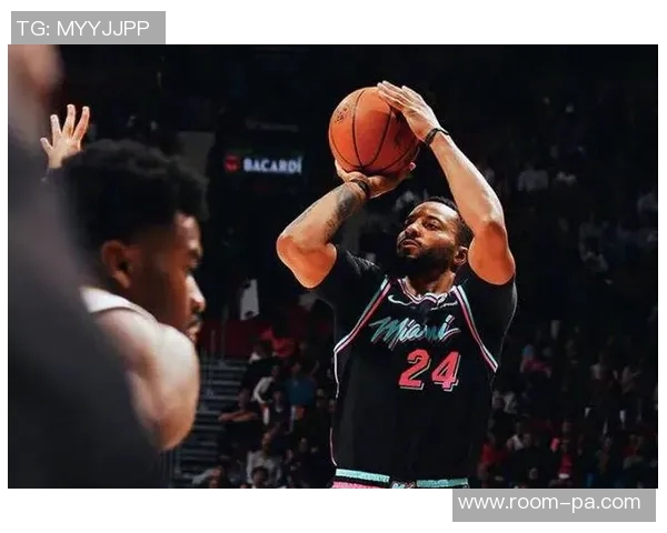 鲍威尔单场投中9记三分手感火热观察对手防守策略 鲍威尔单场投中9记三分手感火热观察对手防守策略