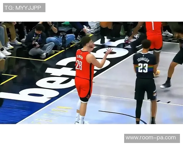 申京谈约基奇进攻能力出众但防守时常遭遇犯规困扰 申京谈约基奇进攻能力出众但防守时常遭遇犯规困扰