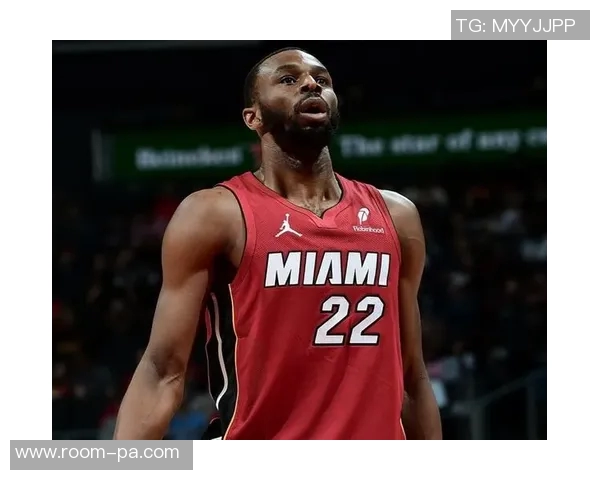 维金斯称赞鲍威尔赛季表现出色第四节关键时刻展现爆发力